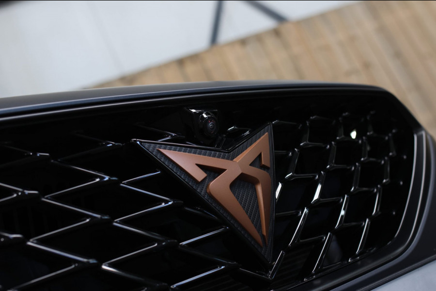 CUPRA Formentor VZ5 2.5 TSI *Schaalstoelen*Carbon*360 Camera*Beats*Uniek!*