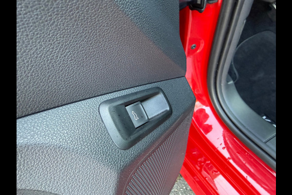 Škoda Kamiq 1.0 TSI Sport Business - Automaat - Navi - Panoramadak- Org.NL