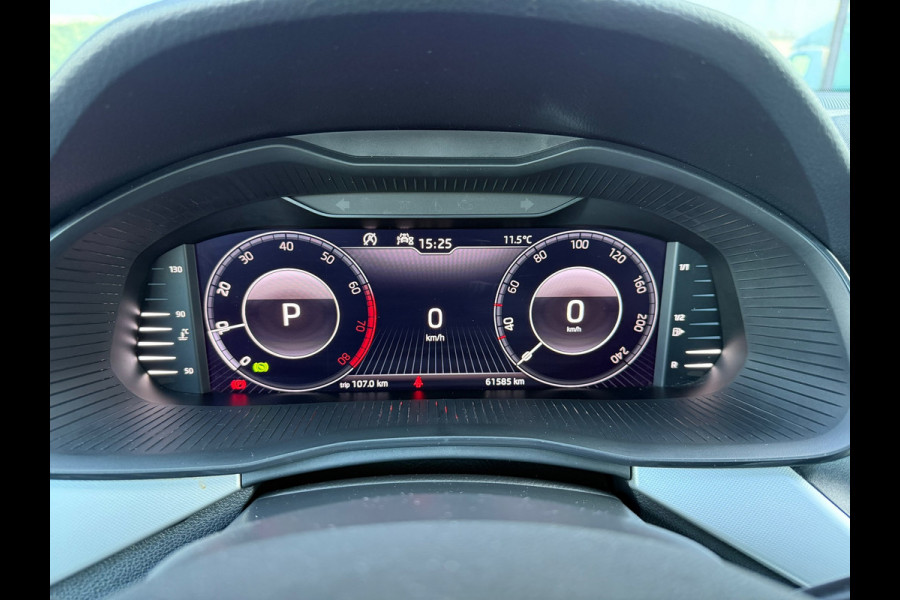 Škoda Kamiq 1.0 TSI Sport Business - Automaat - Navi - Panoramadak- Org.NL