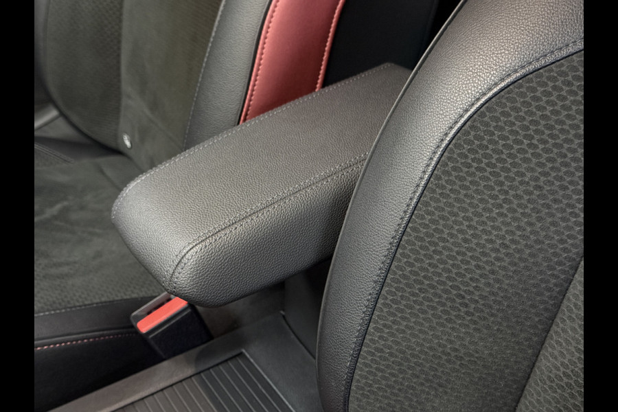 Renault Clio 1.3 TCe 130 Intens | Groot Navi | 360 | Stoel & Stuur verwarming | 17"| 100% Dealer onderhouden!