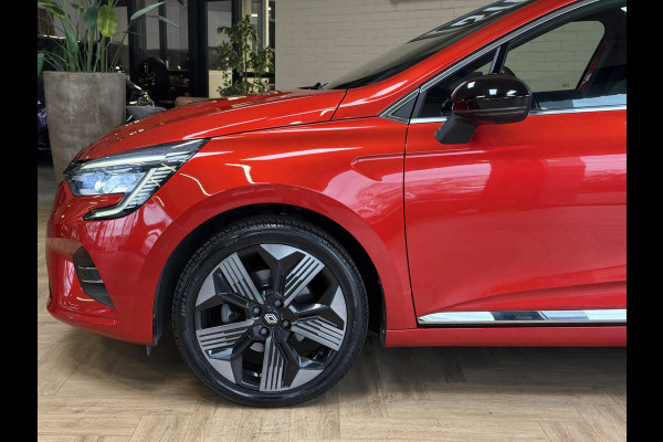 Renault Clio 1.3 TCe 130 Intens | Groot Navi | 360 | Stoel & Stuur verwarming | 17"| 100% Dealer onderhouden!