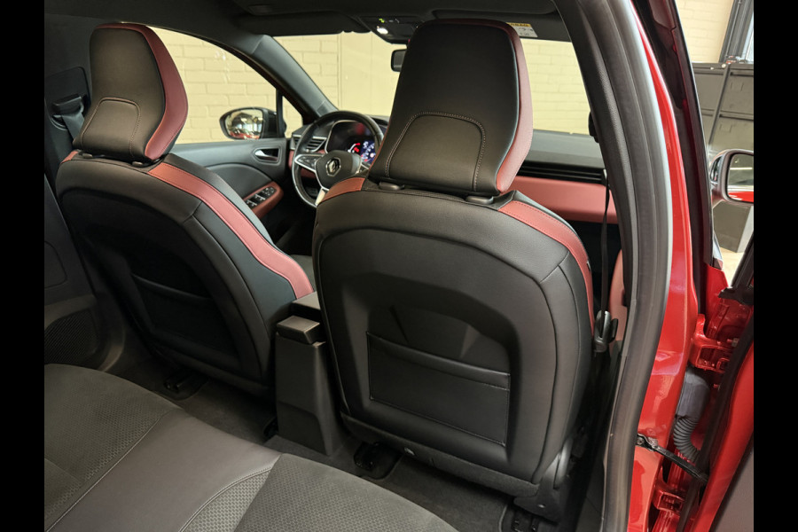 Renault Clio 1.3 TCe 130 Intens | Groot Navi | 360 | Stoel & Stuur verwarming | 17"| 100% Dealer onderhouden!