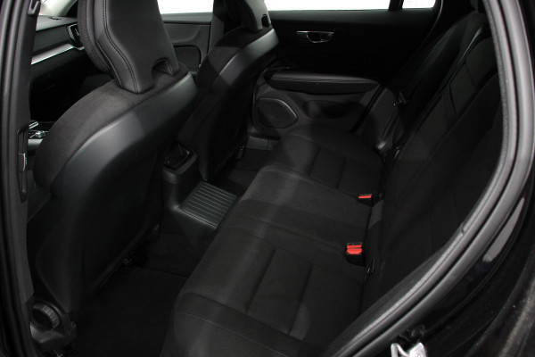 Volvo V60 2.0 T6 Recharge AWD R-Design | Navigatie | Harman Kardon | Camera | Adaptive Cruise Control | 19 Inch Lichtmetalen Velgen |