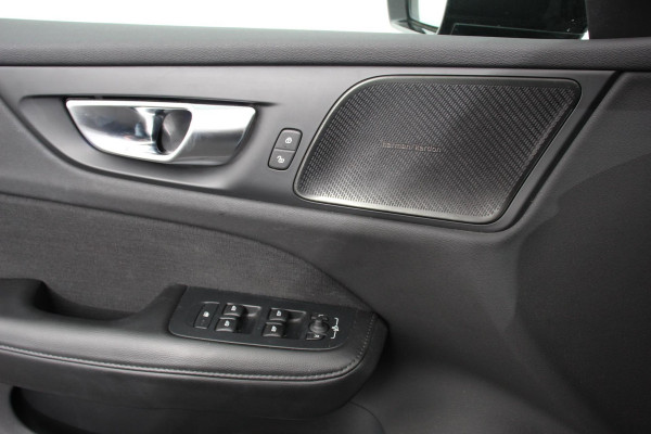 Volvo V60 2.0 T6 Recharge AWD R-Design | Navigatie | Harman Kardon | Camera | Adaptive Cruise Control | 19 Inch Lichtmetalen Velgen |