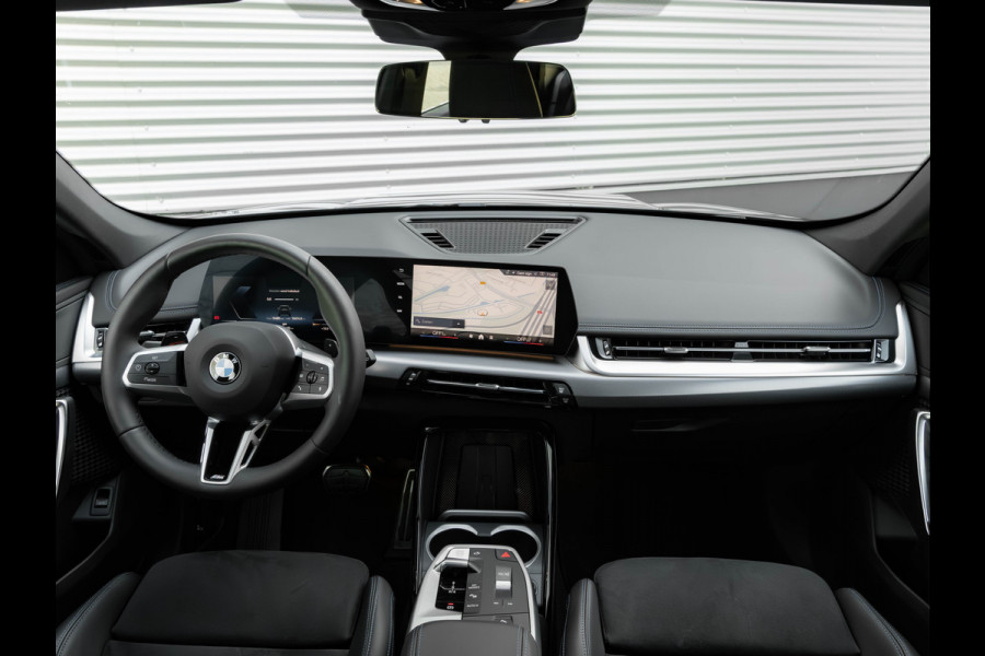 BMW X1 sDrive18i M-Sport - Camera - LED - Comfort Acces - Stoelverwarming