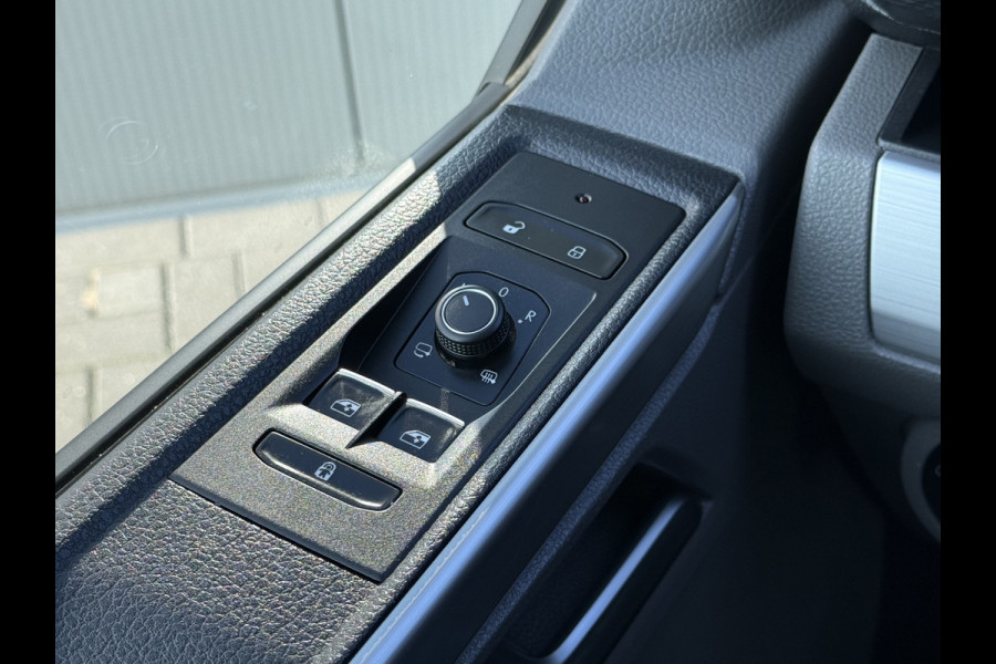Volkswagen Transporter 2.0 TDI 204 PK BULLI / L2H1 / DSG AUT / 1e EIG. / 4 JAAR FABRIEKSGAR !! / STOELVERW / CAMERA / ADAPTIVE CRUISE / TREKHAAK