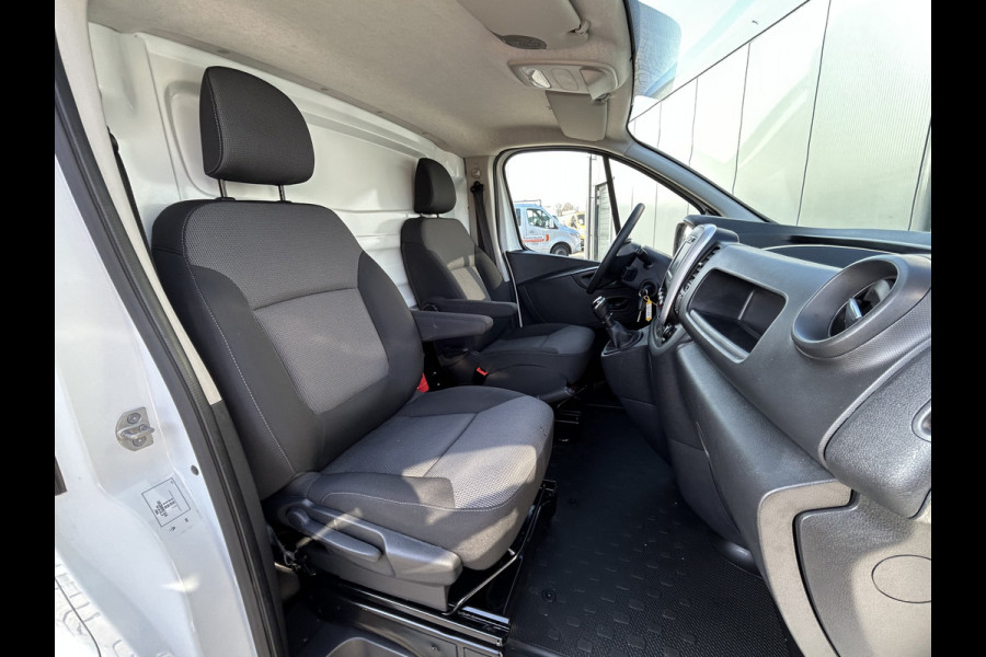 Renault Trafic 2.0 dCi 120 PK / L1H1 / 1e EIG. / 80.067 KM !! / 2x SCHUIFDEUR / TREKHAAK / AIRCO / CRUISE / NAVI