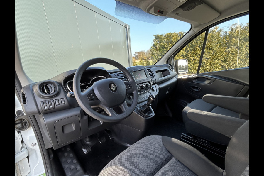Renault Trafic 2.0 dCi 120 PK / L1H1 / 1e EIG. / 80.067 KM !! / 2x SCHUIFDEUR / TREKHAAK / AIRCO / CRUISE / NAVI