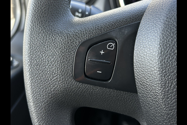 Renault Trafic 2.0 dCi 120 PK / L1H1 / 1e EIG. / 80.067 KM !! / 2x SCHUIFDEUR / TREKHAAK / AIRCO / CRUISE / NAVI