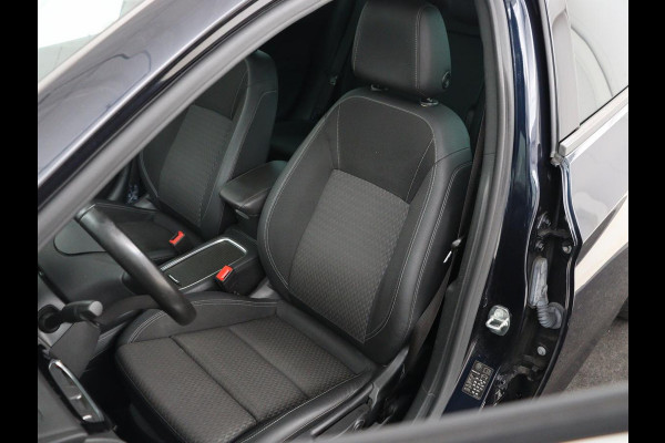 Opel Astra 1.0 Turbo Executive | Camera | Carplay | Half leder | Keyless | Navigatie | Dodehoek detectie | Park Assist | Climate control | Bluetooth | Cruise control