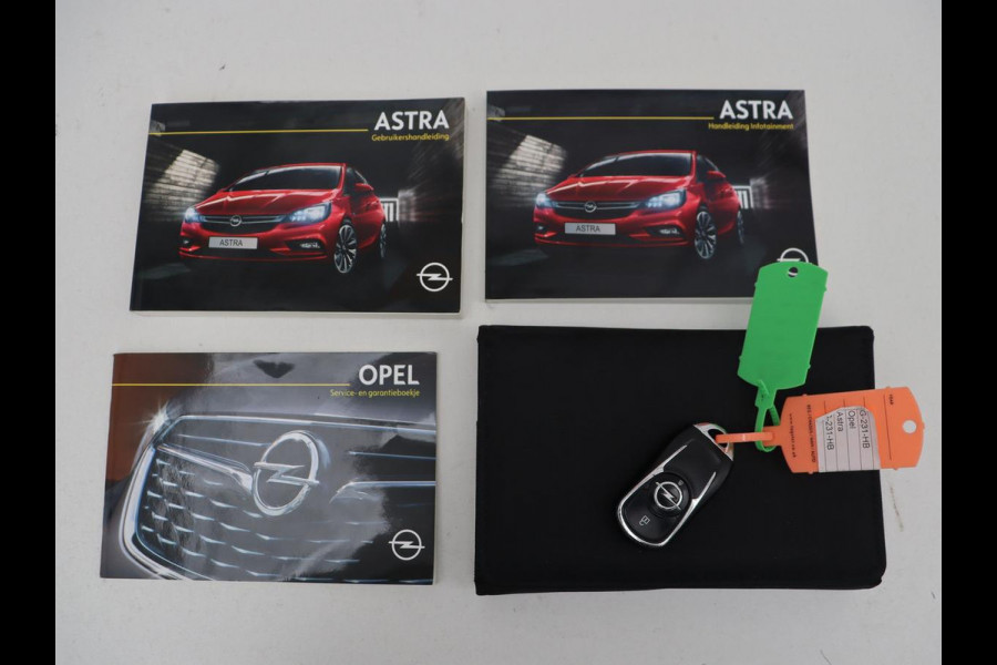 Opel Astra 1.0 Turbo Executive | Camera | Carplay | Half leder | Keyless | Navigatie | Dodehoek detectie | Park Assist | Climate control | Bluetooth | Cruise control