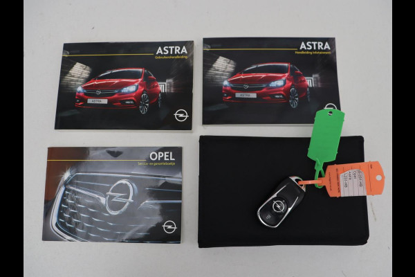Opel Astra 1.0 Turbo Executive | Camera | Carplay | Half leder | Keyless | Navigatie | Dodehoek detectie | Park Assist | Climate control | Bluetooth | Cruise control