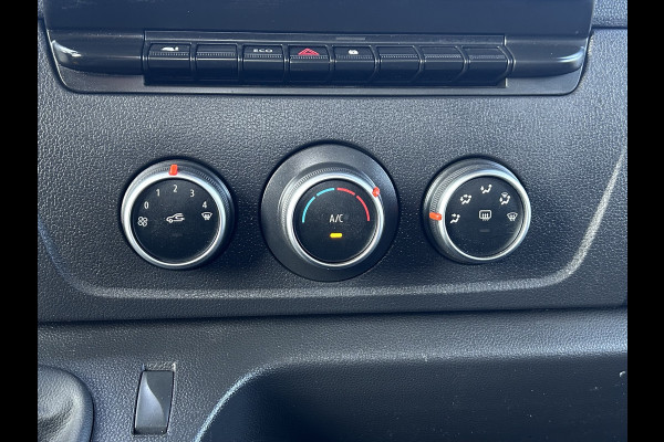 Renault Master T35 2.3 dCi 136 PK / PICK UP / 2.5 T TREKHAAK / 14.149 KM !! / 1e EIG. / AIRCO / BLUETOOTH / 3-ZITS