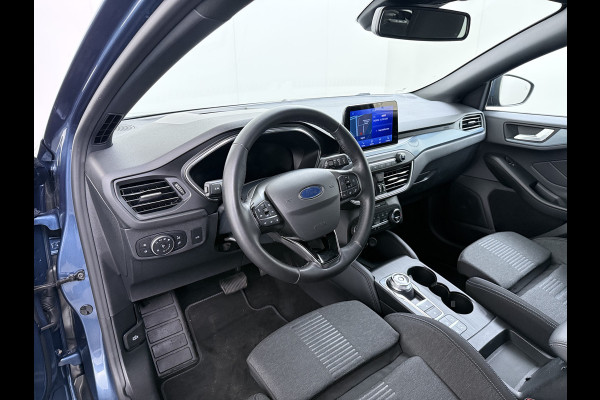Ford FOCUS Wagon 1.5T 150PK AUT-8 Active X Navi Head-Up Adaptive Cruise Camera Apple Carplay Android Virtual-Cockpit Pdc Ecc Sport Stoelen Busine Elek.Achterklep Privacy Glas Led Isofix Wifi DAB Park-Asist Dodehoek-Asist Lane Assist Virtual Cockpit Keyless 1e Eigenaar Dealeronderhouden orig.NLse auto € 39.000 nieuw!  1.500KG trekvermogen