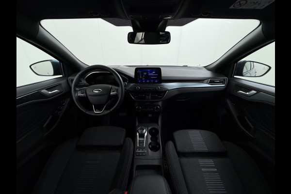 Ford FOCUS Wagon 1.5T 150PK AUT-8 Active X Navi Head-Up Adaptive Cruise Camera Apple Carplay Android Virtual-Cockpit Pdc Ecc Sport Stoelen Busine Elek.Achterklep Privacy Glas Led Isofix Wifi DAB Park-Asist Dodehoek-Asist Lane Assist Virtual Cockpit Keyless 1e Eigenaar Dealeronderhouden orig.NLse auto € 39.000 nieuw!  1.500KG trekvermogen