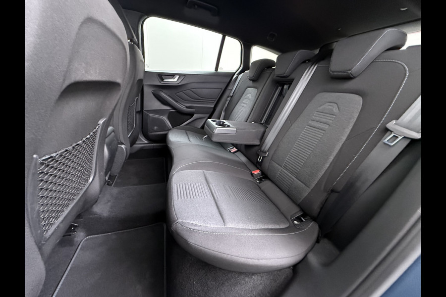 Ford FOCUS Wagon 1.5T 150PK AUT-8 Active X Navi Head-Up Adaptive Cruise Camera Apple Carplay Android Virtual-Cockpit Pdc Ecc Sport Stoelen Busine Elek.Achterklep Privacy Glas Led Isofix Wifi DAB Park-Asist Dodehoek-Asist Lane Assist Virtual Cockpit Keyless 1e Eigenaar Dealeronderhouden orig.NLse auto € 39.000 nieuw!  1.500KG trekvermogen