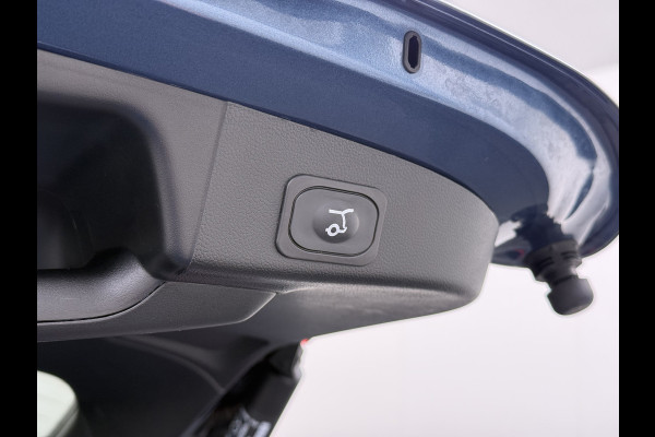 Ford FOCUS Wagon 1.5T 150PK AUT-8 Active X Navi Head-Up Adaptive Cruise Camera Apple Carplay Android Virtual-Cockpit Pdc Ecc Sport Stoelen Busine Elek.Achterklep Privacy Glas Led Isofix Wifi DAB Park-Asist Dodehoek-Asist Lane Assist Virtual Cockpit Keyless 1e Eigenaar Dealeronderhouden orig.NLse auto € 39.000 nieuw!  1.500KG trekvermogen