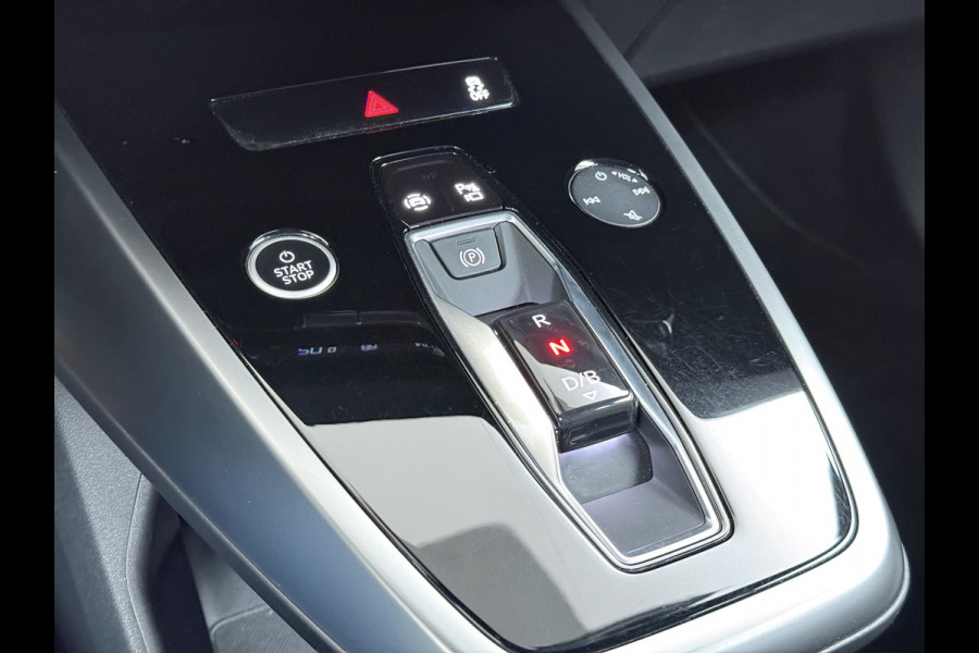 Audi Q4 e-tron 40 204pk AUT. 82kWh Advanced Launch Ed. SOH 97% Warmtepomp Matrix-Led Adaptive-Cruis Audi-Sound System Apple Carplay Android Aut 3 fase laden Stoelverwarming Lmv 20" DAB Bluetooth Elek.Achterklep € 63.000 nieuw Origineel Nederlandse Auto
