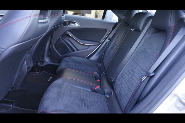 Mercedes-Benz CLA-Klasse 180 AMG AUTOMAAT-ALCANTARA-CAMERA-CRUISE-FULL LED-GROOT NAVIGATIE-KEYLESS-STOELVERWARMING