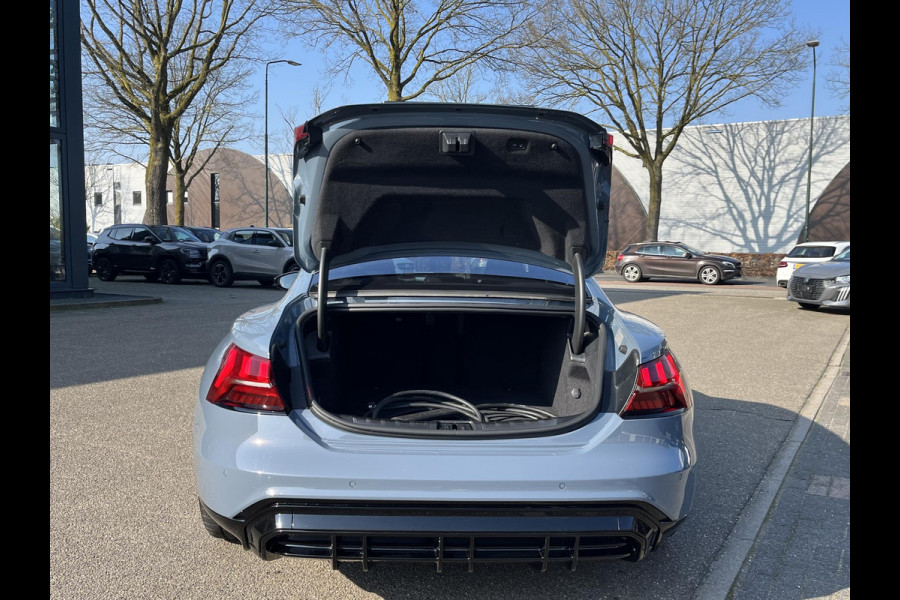 Audi e-tron GT RS 93 kWh 598PK! | SOH 89% | KEMORAGRIJS| STOELVERWARMING| ACHTERBANK VERWARMD| BANG & OLUFSEN| MATRIX LASER | DODE HOEK| PANORAMADAK| 360 CAMERA| HEAD-UP DISPLAY | NACHTZICHT ASSISTENT