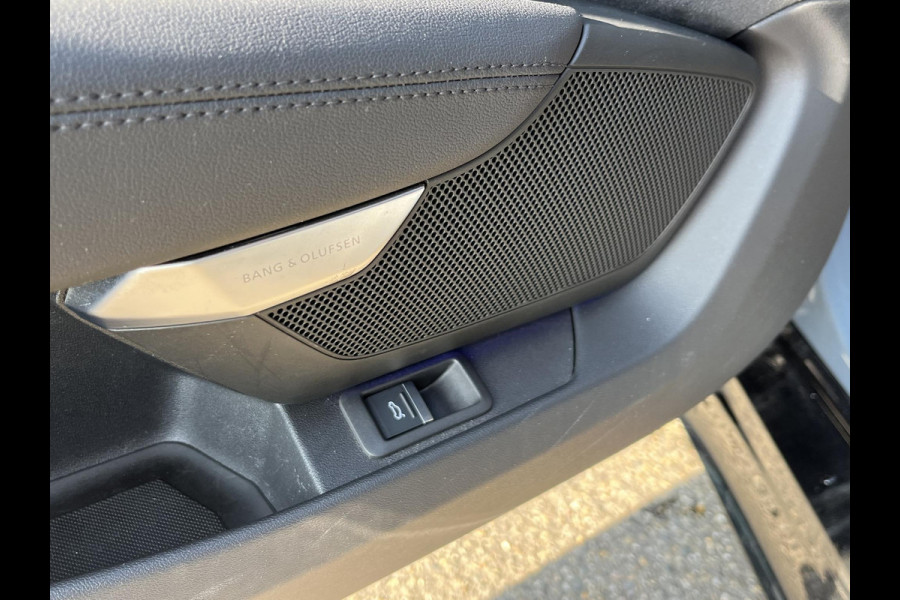 Audi e-tron GT RS 93 kWh 598PK! | SOH 89% | KEMORAGRIJS| STOELVERWARMING| ACHTERBANK VERWARMD| BANG & OLUFSEN| MATRIX LASER | DODE HOEK| PANORAMADAK| 360 CAMERA| HEAD-UP DISPLAY | NACHTZICHT ASSISTENT