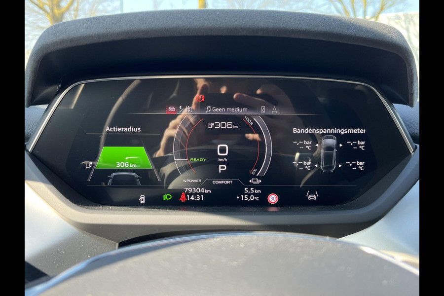 Audi e-tron GT RS 93 kWh 598PK! | SOH 89% | KEMORAGRIJS| STOELVERWARMING| ACHTERBANK VERWARMD| BANG & OLUFSEN| MATRIX LASER | DODE HOEK| PANORAMADAK| 360 CAMERA| HEAD-UP DISPLAY | NACHTZICHT ASSISTENT