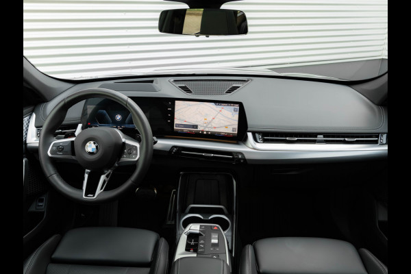 BMW X1 sDrive20i M-Sport Pro - Pano - Memoryzetel - ACC - Head-up - Harman Kardon