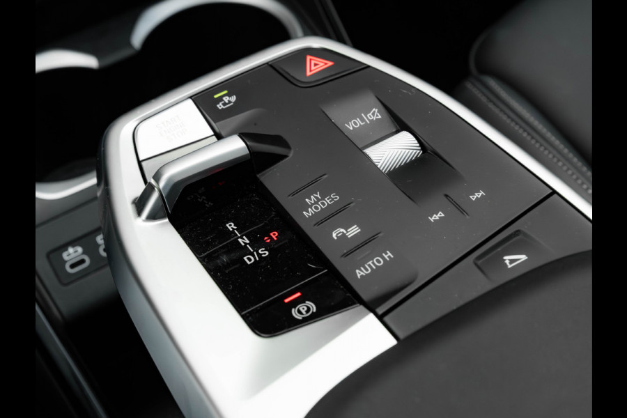 BMW X1 sDrive20i M-Sport Pro - Pano - Memoryzetel - ACC - Head-up - Harman Kardon