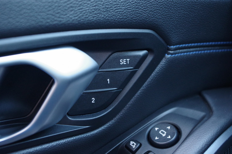 BMW 3 Serie Touring 330e 293 PK xDrive M-Sport Pro PHEV, Panoramadak, Kuipstoelen, Head-Up, Memory, Adap. Cruise Control