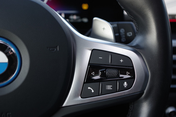 BMW 3 Serie Touring 330e 293 PK xDrive M-Sport Pro PHEV, Panoramadak, Kuipstoelen, Head-Up, Memory, Adap. Cruise Control