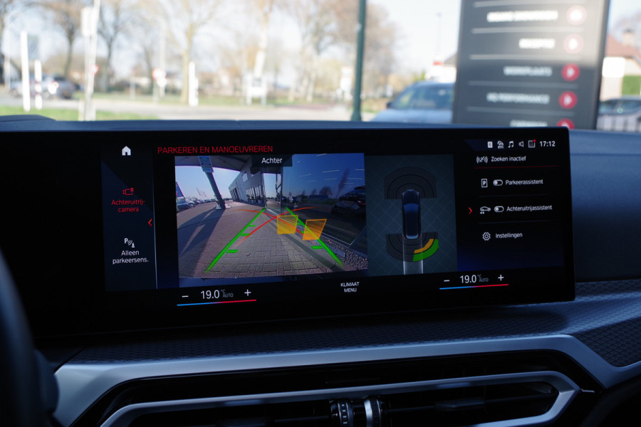 BMW 3 Serie Touring 330e 293 PK xDrive M-Sport Pro PHEV, Panoramadak, Kuipstoelen, Head-Up, Memory, Adap. Cruise Control