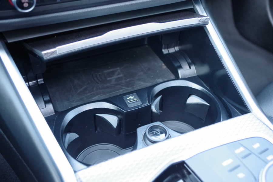 BMW 3 Serie Touring 330e 293 PK xDrive M-Sport Pro PHEV, Panoramadak, Kuipstoelen, Head-Up, Memory, Adap. Cruise Control