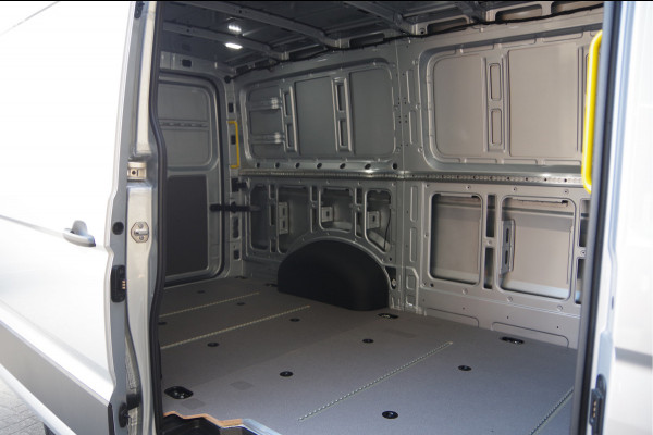 MAN TGE 3.140 35 2.0 L3H2 140PK AUT. LED, TREKHAAK, CAMERA, APPLE CARPLAY/ANDROID AUTO, CRUISE, VOORRUIT VERWARMING