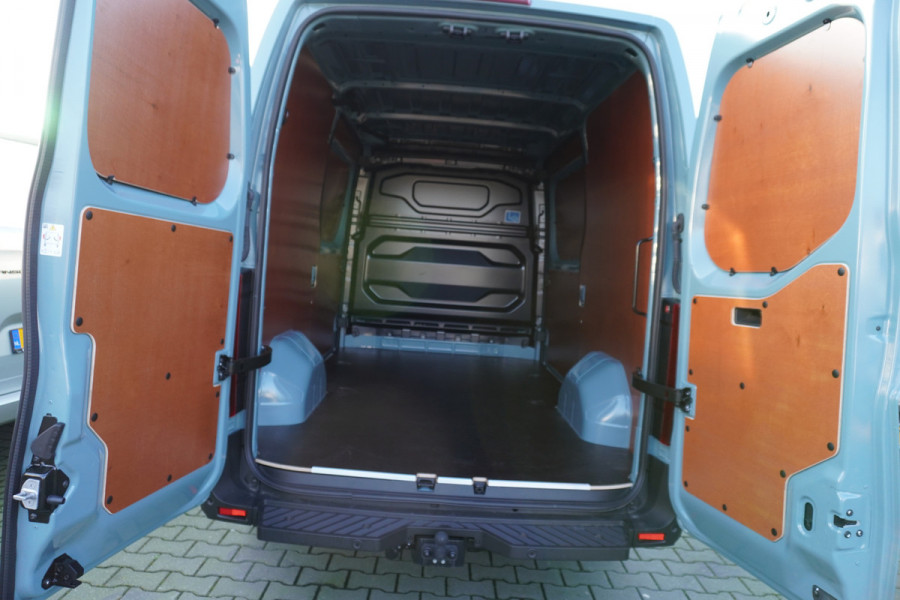 Renault Master T35 2.0 dCi 170PK L2H2 Extra Schuifdeur L / R DEMO!! Nr. V179 | Climate | Navi | Cruise | Trekhaak | Betimmering laadruimte