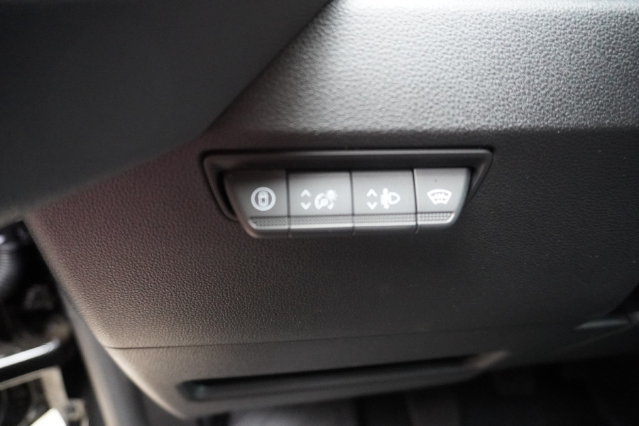 Renault Master T35 2.0 dCi 170PK L2H2 Extra Schuifdeur L / R DEMO!! Nr. V179 | Climate | Navi | Cruise | Trekhaak | Betimmering laadruimte