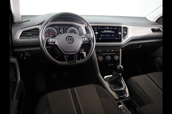Volkswagen T-Roc 1.0 TSI Style | Parkeersensoren voor en achter | Cruise controle adaptief | Apple Carplay en Android auto |