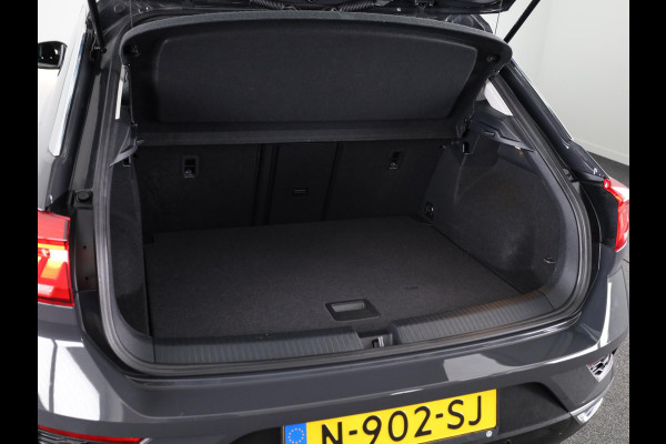 Volkswagen T-Roc 1.0 TSI Style | Parkeersensoren voor en achter | Cruise controle adaptief | Apple Carplay en Android auto |