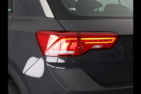 Volkswagen T-Roc 1.0 TSI Style | Parkeersensoren voor en achter | Cruise controle adaptief | Apple Carplay en Android auto |