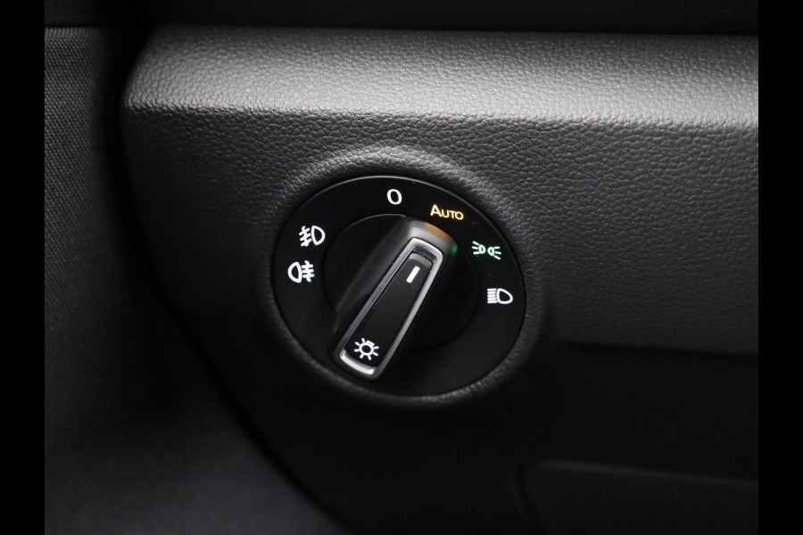 Volkswagen T-Roc 1.0 TSI Style | Parkeersensoren voor en achter | Cruise controle adaptief | Apple Carplay en Android auto |