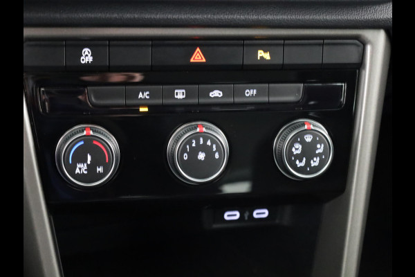 Volkswagen T-Roc 1.0 TSI Style | Parkeersensoren voor en achter | Cruise controle adaptief | Apple Carplay en Android auto |