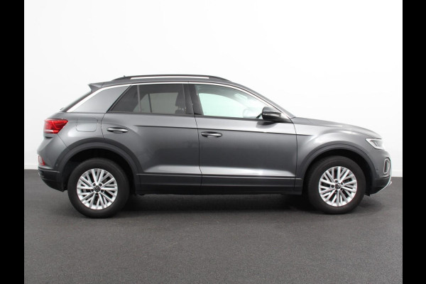 Volkswagen T-Roc 1.5 TSI 150pk DSG Life | Navigatie | Apple Carplay/Android Auto | Adaptive Cruise Control | Trekhaak | Parkeersensoren | Stoelverwarming | Ledverlichting | Getinte ramen | Climate Control |