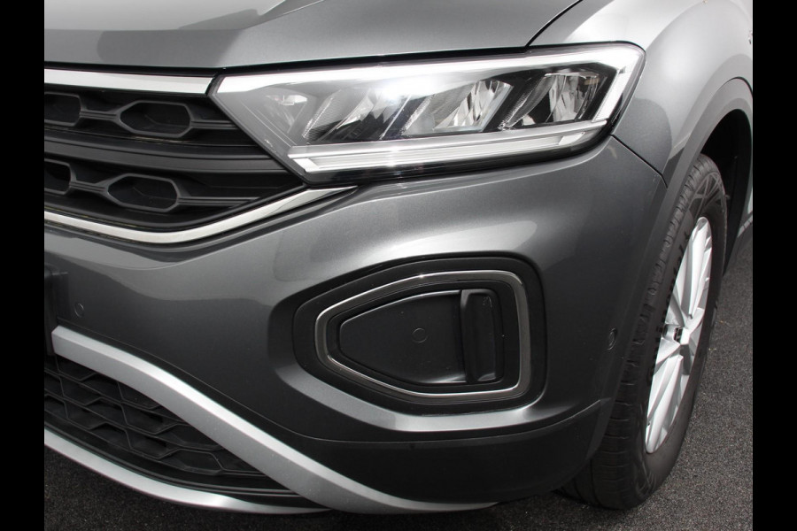 Volkswagen T-Roc 1.5 TSI 150pk DSG Life | Navigatie | Apple Carplay/Android Auto | Adaptive Cruise Control | Trekhaak | Parkeersensoren | Stoelverwarming | Ledverlichting | Getinte ramen | Climate Control |