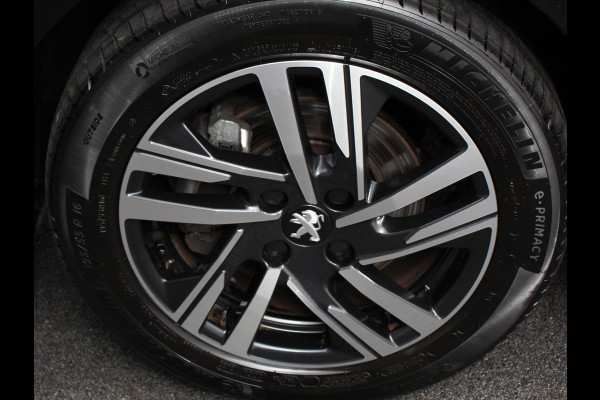 Peugeot 208 1.2 PureTech 100pk Allure Pack Apple Carplay / Android Auto | Camera | Keyless | Adeptive Cruise Control | Stoelverwarming | Getinte Ramen |