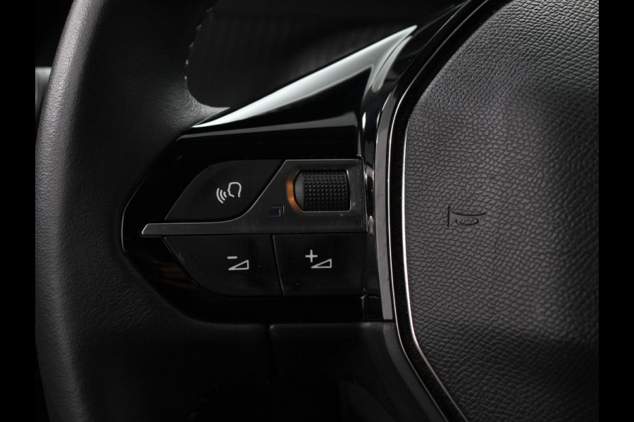 Peugeot 208 1.2 PureTech 100pk Allure Pack Apple Carplay / Android Auto | Camera | Keyless | Adeptive Cruise Control | Stoelverwarming | Getinte Ramen |