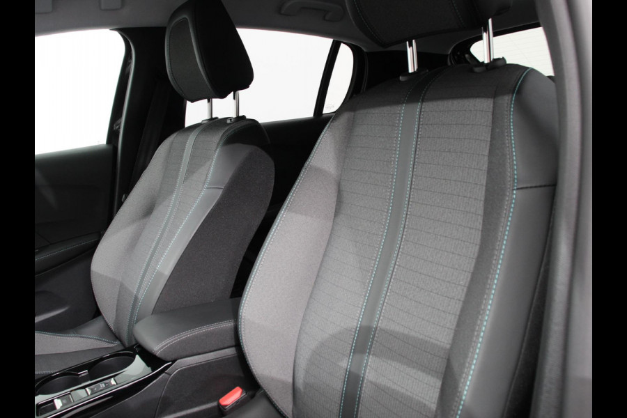 Peugeot 208 1.2 PureTech 100pk Allure Pack Apple Carplay / Android Auto | Camera | Keyless | Adeptive Cruise Control | Stoelverwarming | Getinte Ramen |