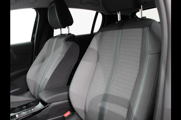 Peugeot 208 1.2 PureTech 100pk Allure Pack Apple Carplay / Android Auto | Camera | Keyless | Adeptive Cruise Control | Stoelverwarming | Getinte Ramen |