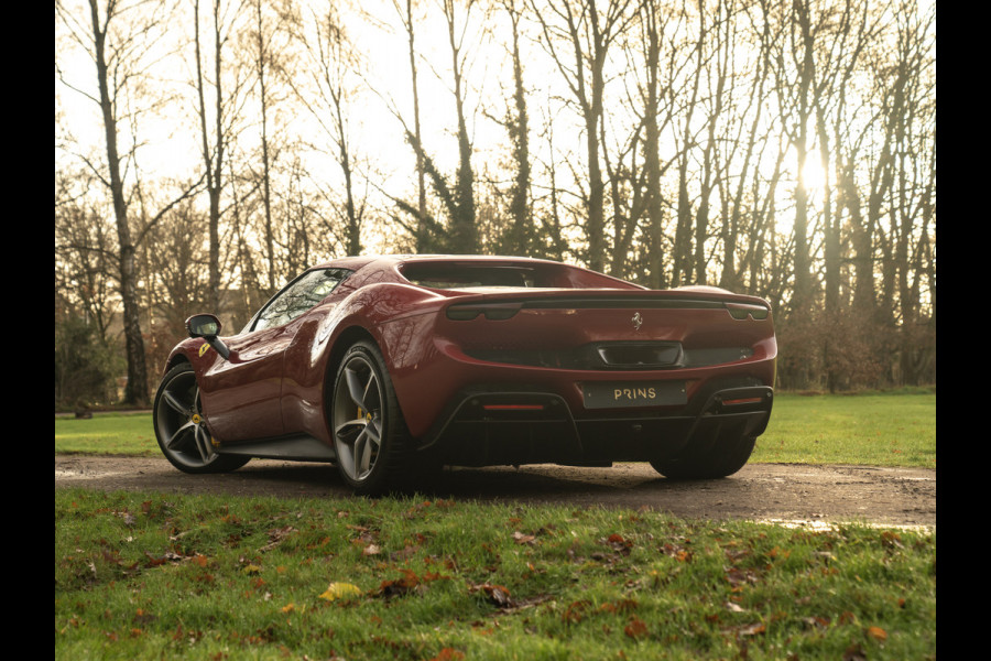 Ferrari 296 GTB 3.0 V6 | Rosso Mugello | Daytona Racing Seats | Lift | Pass. Display | JBL