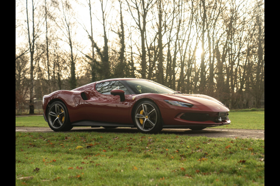 Ferrari 296 GTB 3.0 V6 | Rosso Mugello | Daytona Racing Seats | Lift | Pass. Display | JBL