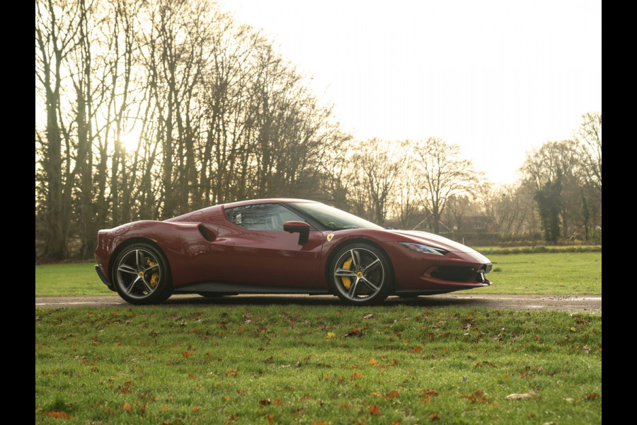 Ferrari 296 GTB 3.0 V6 | Rosso Mugello | Daytona Racing Seats | Lift | Pass. Display | JBL