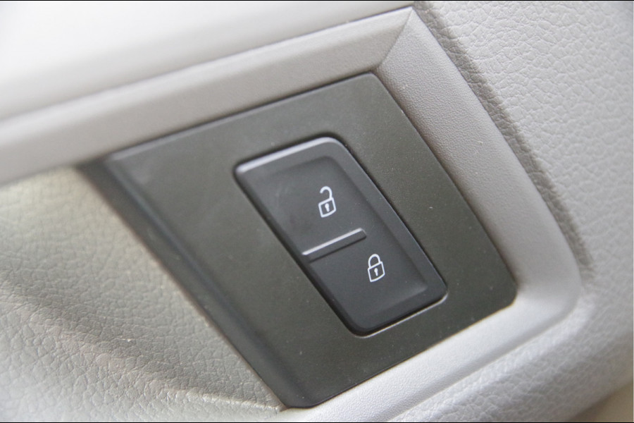 MAN TGE 3.180 35 2.0 3-ZITS, 177PK AUT. LED, TREKHAAK, CAMERA, GEV. STOEL, CRUISE, CLIMA, APPLE CARPLAY/ANDROID AUTO